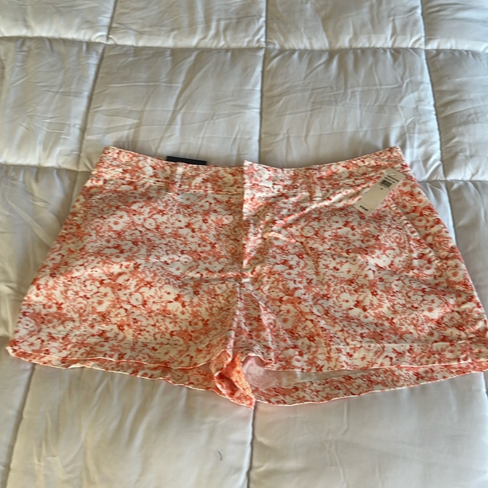 Women’s Gap shorts.